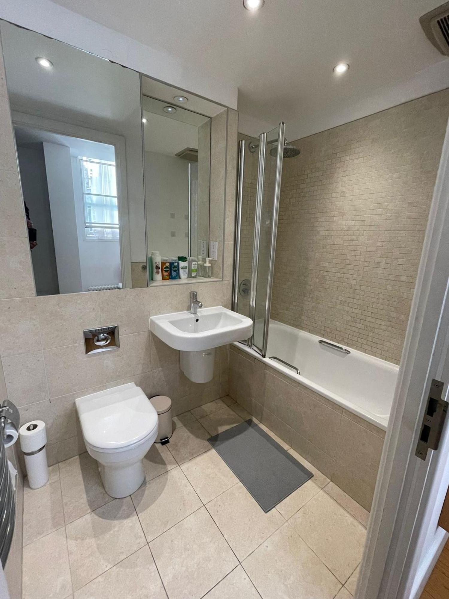 One Bedroom Apartment In Holborn Londres Exterior foto